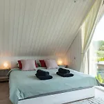 Uroczysko Nad Pilicą Sauna&balia Dom wakacyjny *